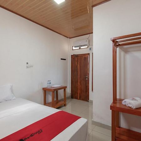 Reddoorz Syariah Near Jakabaring Sport City ปาเลมบัง ภายนอก รูปภาพ