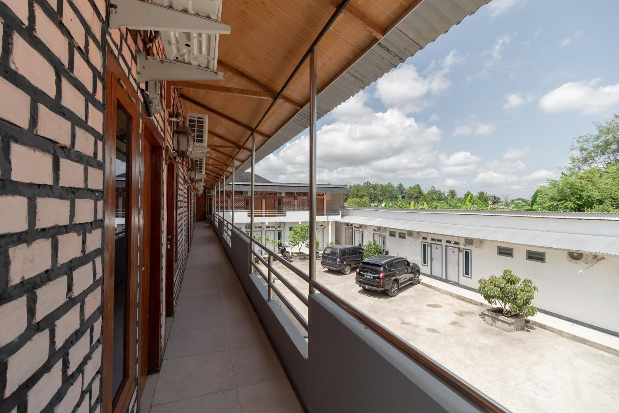 Reddoorz Syariah Near Jakabaring Sport City ปาเลมบัง ภายนอก รูปภาพ