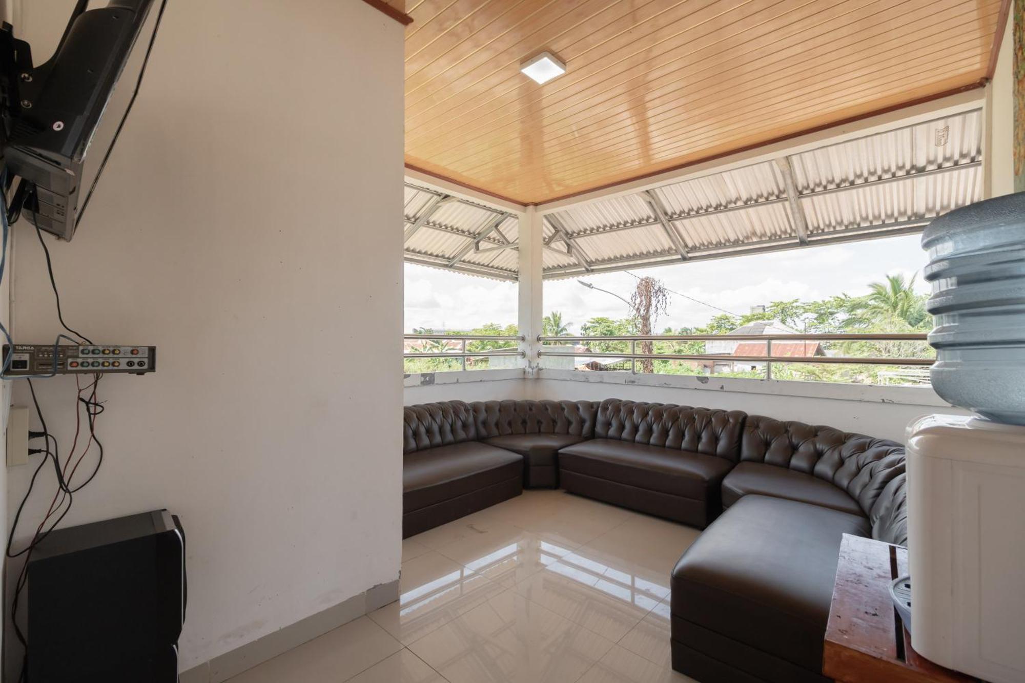 Reddoorz Syariah Near Jakabaring Sport City ปาเลมบัง ภายนอก รูปภาพ