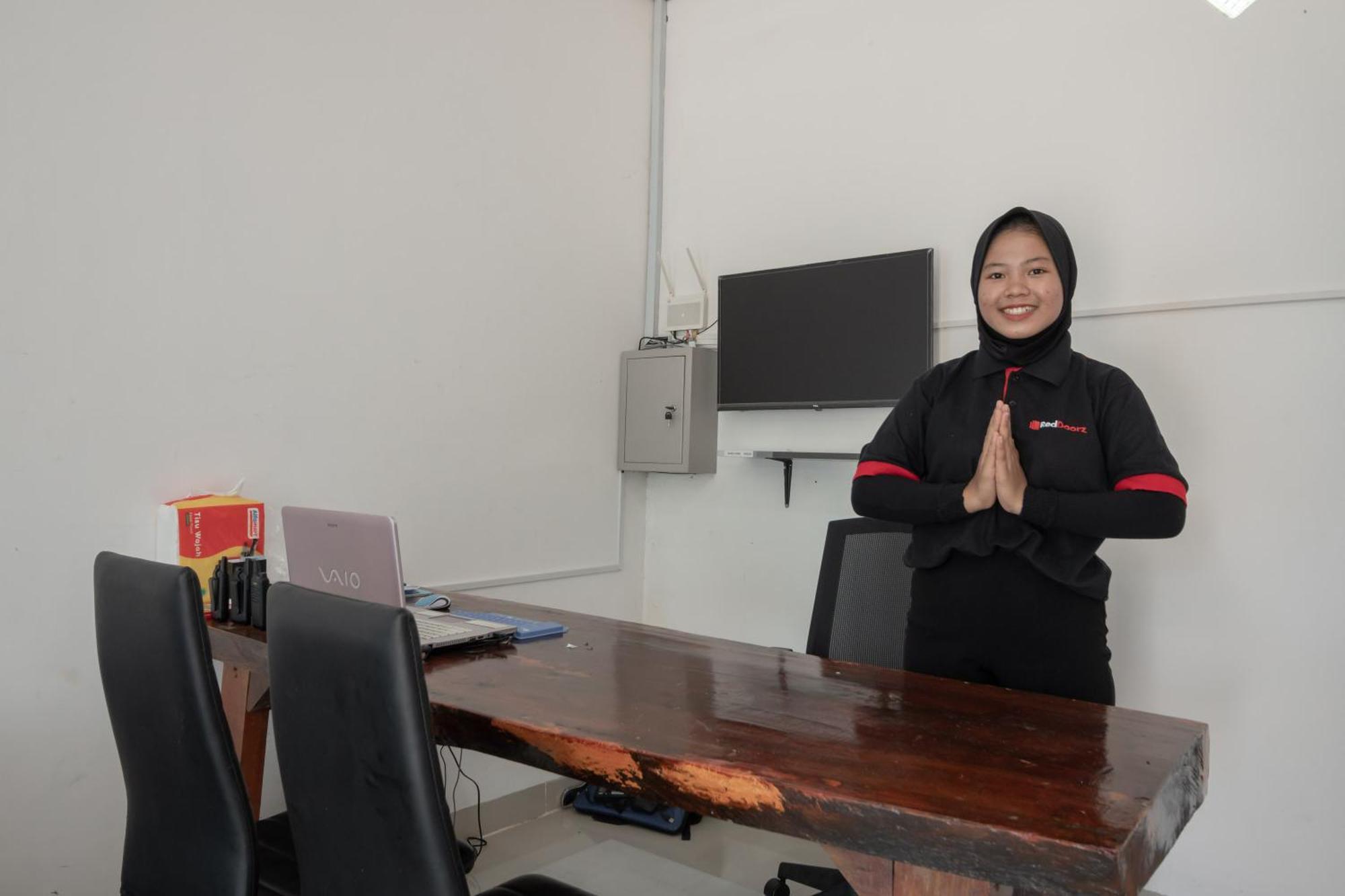 Reddoorz Syariah Near Jakabaring Sport City ปาเลมบัง ภายนอก รูปภาพ